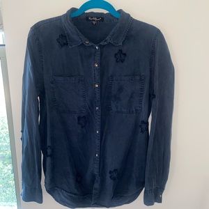Navy star embedded button up